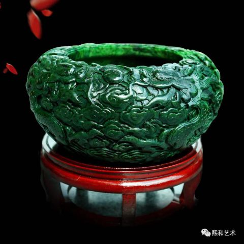市场关注新焦点,和田玉碧玉,下一块"疯狂的石头"!